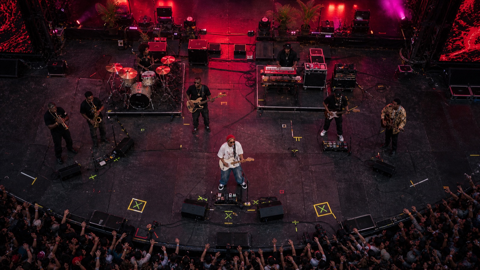 Palco de Dreamland e banda completa vistos de cima