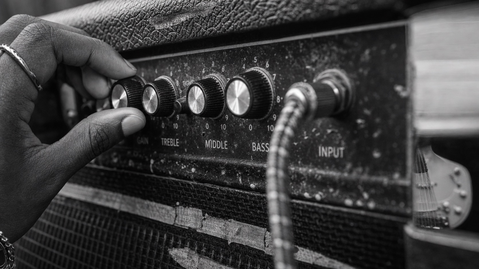 Amplificador ligado no backstage do palco
